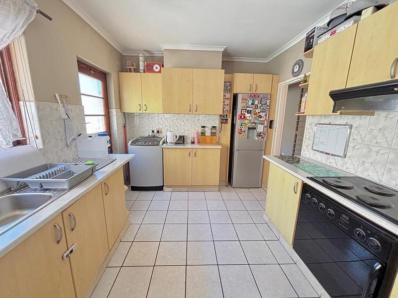 4 Bedroom Property for Sale in Richwood Western Cape